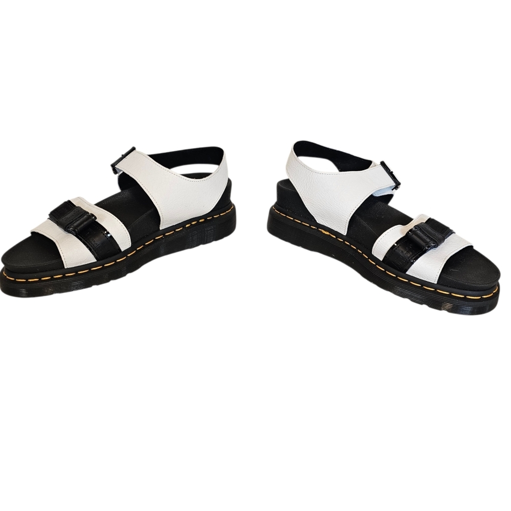 Dr. Martens Romi Crackle White Bow Chunky Platform Sandel - Picture 3 of 9